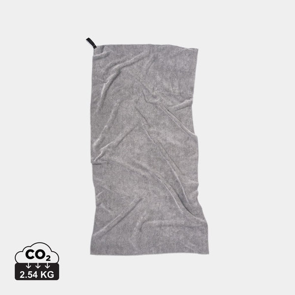Asciugamano active dry VINGA in RPET GRS grigio - personalizzabile con logo