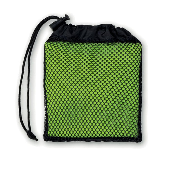 Asciugamano sport in pouch verde calce - personalizzabile con logo