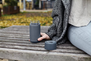 Bicchiere da viaggio Black+Blum in vetro 340ml - personalizzabile con logo