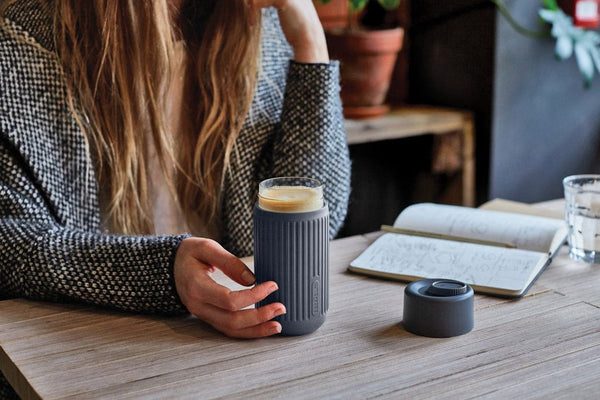 Bicchiere da viaggio Black+Blum in vetro 340ml - personalizzabile con logo