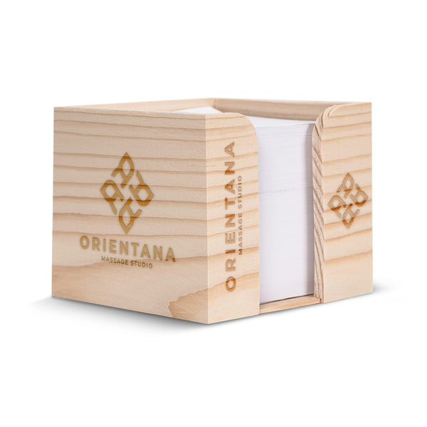 Blocchetto memo 10x10x8.5cm FSC in contenitore cubico di legno natural - personalizzabile con logo