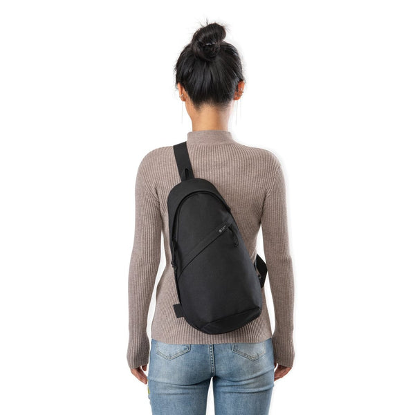 Borsa a tracolla Renew in rPET AWARE™ - personalizzabile con logo