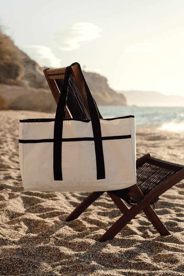 Borsa spiaggia VINGA Volonne in tela riciclata AWARE™ - personalizzabile con logo