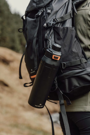 Bottiglia sportiva ermetica richiudibile Nordic Drift Trail nero - personalizzabile con logo
