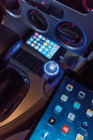 Caricatore a due uscite per auto blu - personalizzabile con logo