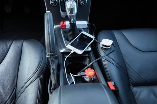 Caricatore a due uscite per auto blu - personalizzabile con logo