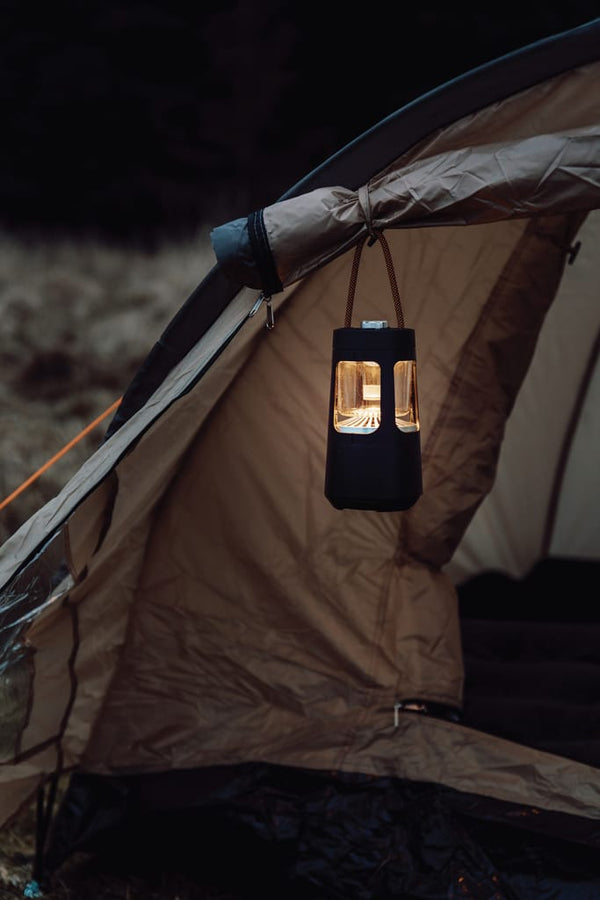 Lampada da campeggio Nordic Drift Everest IPX4 con Speaker 1 nero - personalizzabile con logo