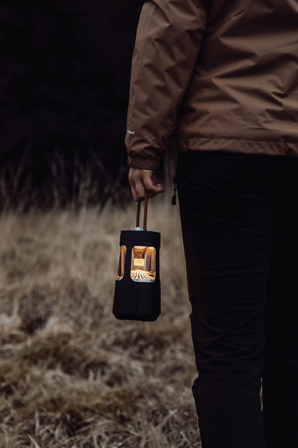 Lampada da campeggio Nordic Drift Everest IPX4 con Speaker 1 nero - personalizzabile con logo