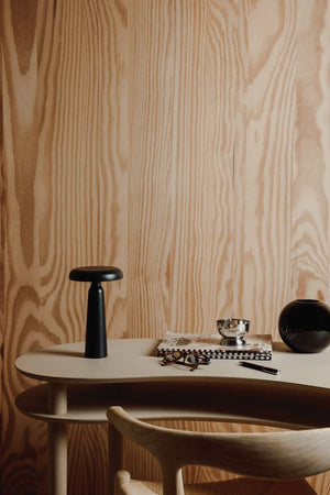 Lampada da tavolo VINGA Avery RCS - personalizzabile con logo