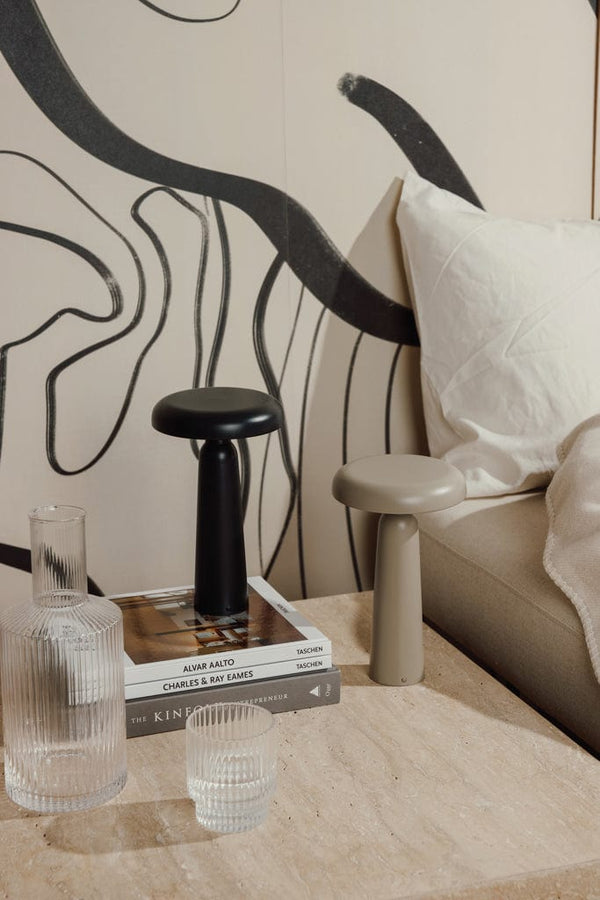 Lampada da tavolo VINGA Avery RCS - personalizzabile con logo