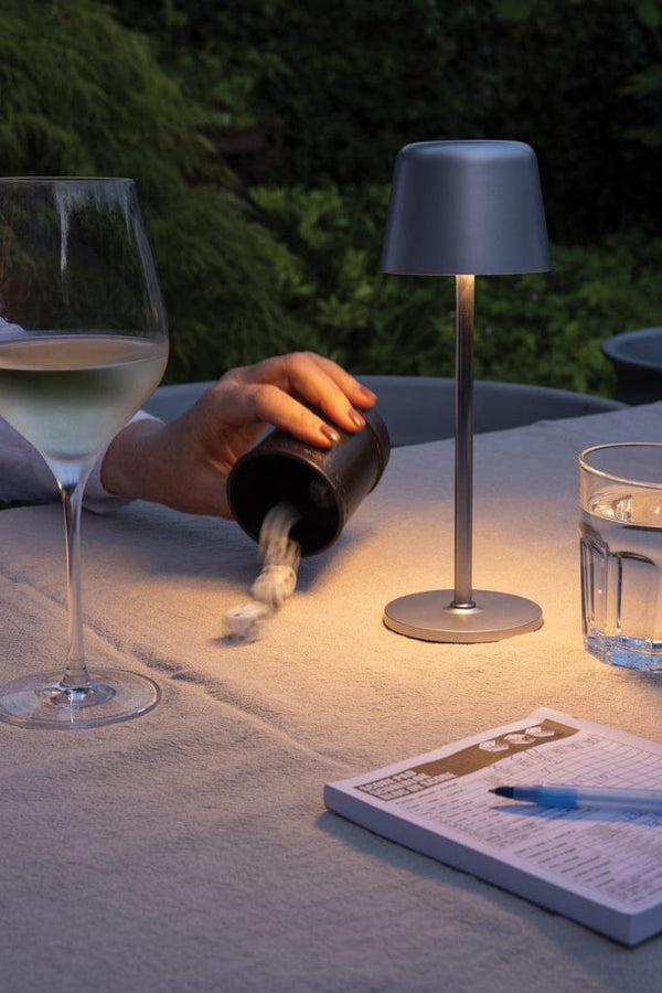 Lampada USB ricaricabile da tavolo Zenic in plastica RCS - personalizzabile con logo
