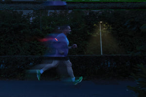 Luce running ricaricabile Lumi Sprint in rPlastica RCS grigio - personalizzabile con logo