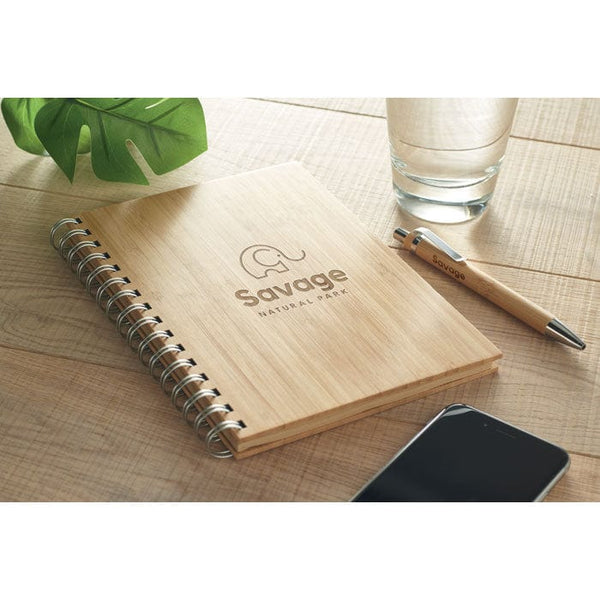 Notebook A5 in bamboo rilegato beige - personalizzabile con logo