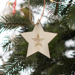 Ornamento natalizio in legno a forma di stella natural - personalizzabile con logo