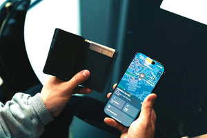 Porta carte di credito Seekcard rintracciabile in rPET RCS nero - personalizzabile con logo