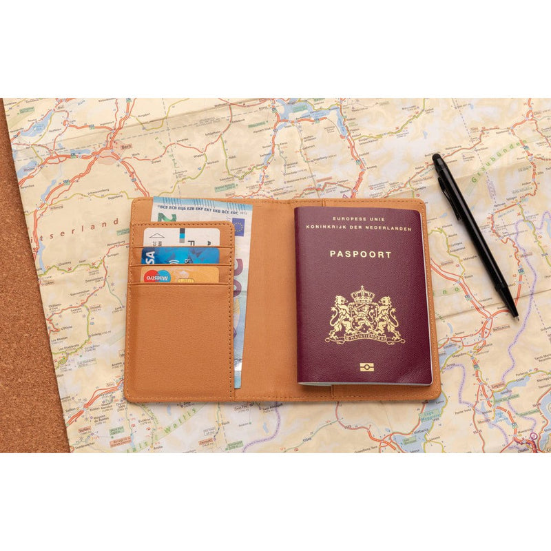 Porta passaporto RFID ECO in sughero marrone - personalizzabile con logo