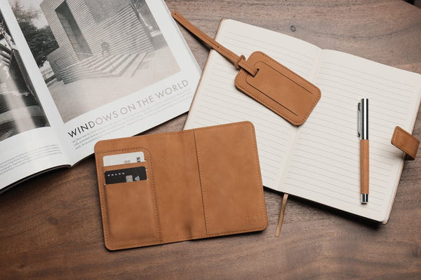 Porta passaporto RFID VINGA Bosler RCS marrone - personalizzabile con logo