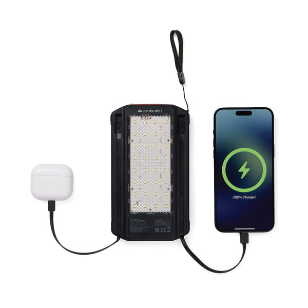 Powerbank solare 10.000mAh Nordic Drift Titan con 3 pannelli nero - personalizzabile con logo