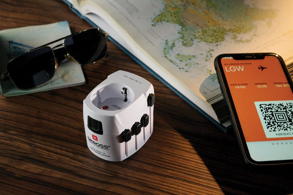 SKROSS Adattatore da viaggio universale Pro 3 poli bianco - personalizzabile con logo