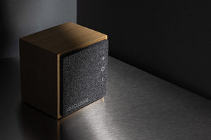 Speaker wireless 5W Wynn in bamboo cubo marrone - personalizzabile con logo