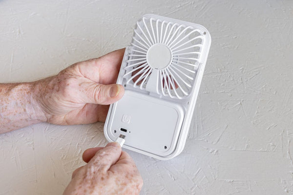 Ventilatore ricaricabile da tavolo Aervina uin rPlastica RCS - personalizzabile con logo