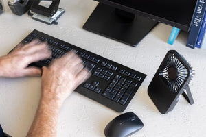 Ventilatore ricaricabile da tavolo Aervina uin rPlastica RCS - personalizzabile con logo