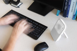 Ventilatore ricaricabile da tavolo Aervina uin rPlastica RCS - personalizzabile con logo